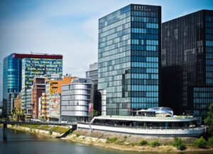 The global economic system must avoid being dominated by a single currency